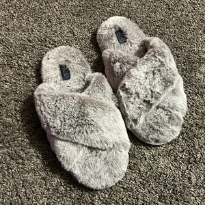 Rachel Roy Damen Hausschuhe Plüsch Kunstfell grau Größe L 9-10 - Bild 1 von 3