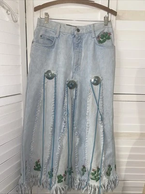 Maxi Falda Denim Reciclada Casera Southwest Concha Pintada a Mano Talla Mediana Foto 1 de 4
