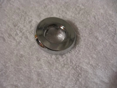 Bisel de antena Chrysler 1967 Mopar nuevo de stock Foto 1 de 2