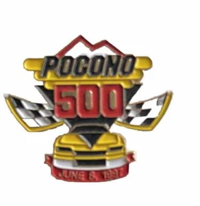 Pocono 500 NASCAR 1997 Raceway Long Pond Pennsylvania Race Racing Solapa Sombrero Prendedor - Imagen 1 de 2