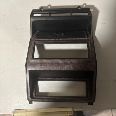 Ford Bronco Truck XL 1980-1986 radio tablero bisel 80-86 OEM Foto 1 de 4