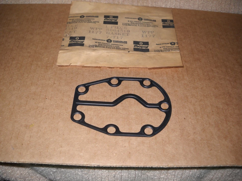 Nuevo de Lote Antiguo Mopar 1974-1979 Dodge Chrysler Plymouth A/C Compresor Cabezal Gskt con RV-2 Foto 1 de 1