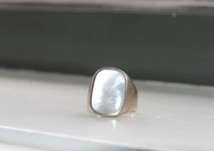 Solid Sterling SILVER Mother Pearl Ring - HALLMARK - 8gr - Size K - Picture 1 of 13
