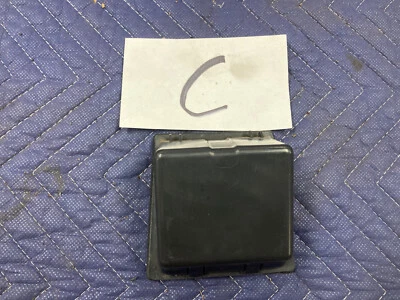 Cenicero consola trasera Volvo 242 240 244 245 1975-1985 OEM #1655M Foto 1 de 4