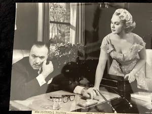 Charles Boyer & Adele Jergens in "The Cobweb" 1955 MGM Movie Press Photo, Spiel - Picture 1 of 2