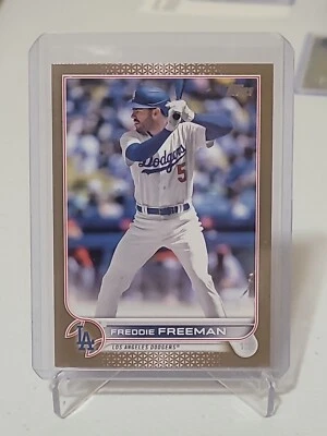 2022 Topps Update Series - #US330 Freddie Freeman LA Dodgers Gold Year /2022 - Image 1 of 3