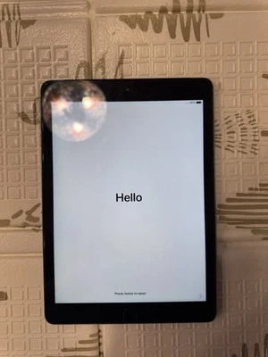 Apple iPad Air (1.ª generación) 128 GB, Wi-Fi, 9,7 pulgadas - Gris espacial MF015LL/A  Foto 1 de 2