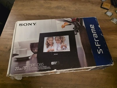 Sony DPF-D85 8-Inch Digital Photo Frame - Image 1 of 2