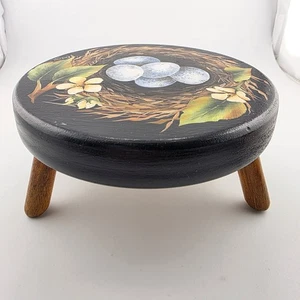 Taburete de pie de madera firmado pintado a mano de colección nido de pájaros huevos flores decoración de granja - Imagen 1 de 8