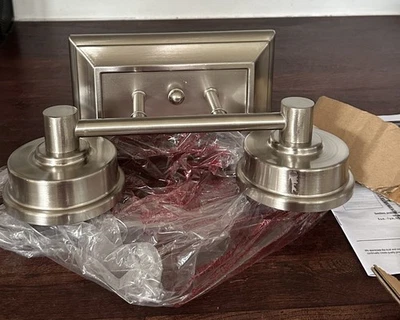 Base de luz de tocador de níquel cepillado de 2 luces Hampton B. Cade de repuesto solamente, sin s Foto 1 de 2