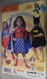 Costume Batgirl Simplicity 1035 Super Girl Wonder Woman modello bambino 3-8 non tagliato - Foto 1 di 2