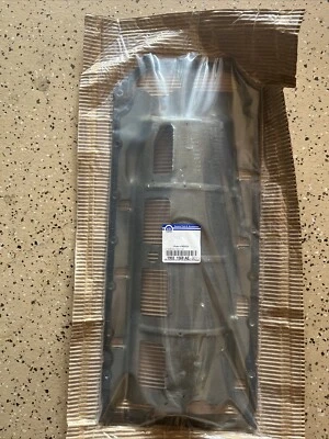 03-24 HEMI 5.7 Oil Pan Gasket Genuine Mopar 53021568AE - Image 1 of 3