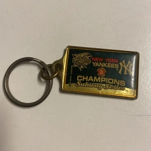 New York Yankees Subway Series Mets Keychain Vintage Champions - Picture 1 of 2