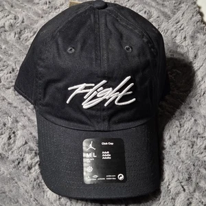 Nike Air Jordan Flight Mütze Kappe schwarz weiß M/L verstellbarer Riemen hinten FN4677-010 - Bild 1 von 4