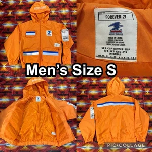 Forever 21 x USPS Orange Windbreaker Jacke Herren Small U.S. Mail Post Office - Bild 1 von 10
