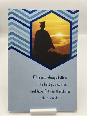 Tarjeta de felicitación de graduación de escuela secundaria Hallmark sin usar felicitaciones azul puesta de sol Foto 1 de 4