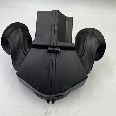 Aprilia RSV1000R Gen1 2003 Air Intake Manifold & Connectors #A4 - Image 1 of 4