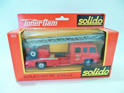 SOLIDO TONER GAM 352 'BERLIET VOITURE ECHELLE FIRE ENGINE' 1:43. EXCELLENT/BOXED - Image 1 of 4