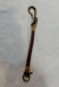 Totenkopf Haken Schlüsselanhänger für Schlüssel Handarbeit massiv Messing Bronze Leder Biker Oldschool - Bild 1 von 3
