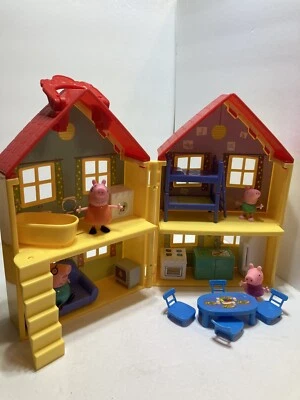 Casa de transporte plegable Peppa Pigs con 4 figuras y muebles  Foto 1 de 4