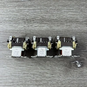 NEW Honeywell R8222C 1008 HVAC Relay 24VAC 7924 / Lot of 3 - Picture 1 of 4