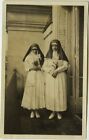 Photo Ancienne - Vintage Snapshot - Religion Nonne Infirmière Fleur - Nurse Nun