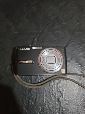 Panasonic LUMIX DMC-FX07 Digital Camera Untested No Battery No Focus Black - Image 1 of 4