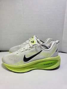 Women's Size 6.5.Nike Vomero 18 Electric Green - Picture 1 of 8