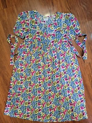 Almohadillas para el hombro de vestido floral para niñas talla 7 de Rachel's Foto 1 de 4