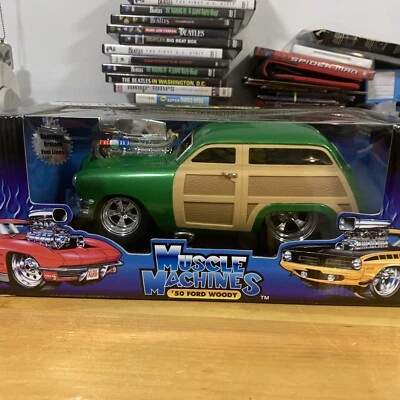 Muscle Machines 1:18 scale model 1960 Ford Woody green New In Box Rare 2000 Make - Image 1 of 4