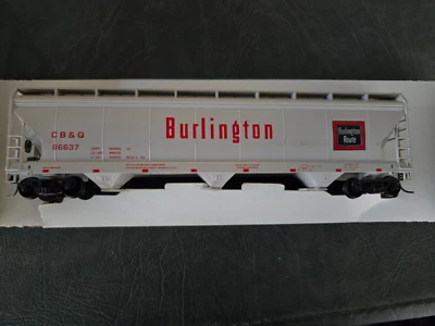 TYCO/Accurail HO Burlington CB&Q 55' Center Flow Hopper - Image 1 of 2