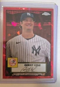 Gerrit Cole Topps 2021 cromo platino aniversario refractor rojo 82/100 - Imagen 1 de 2