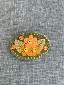 Handmade Oval Felt Flower Brooch - Picture 1 of 2