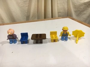 Lego Duplo Bob the Builder and Spud with Table, Chairs and an Umbrella - Picture 1 of 9