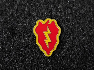A62-11) US Army 25th Infantry Division Pin Badge Abzeichen Crest - Bild 1 von 2