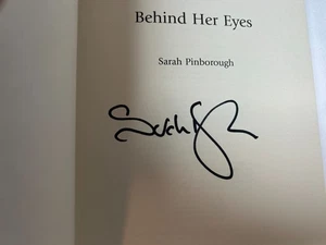 SARAH PINBOROUGH - Behind Her Eyes SIGNED 1/1 Hb - 2017 - CRIME / TV tie in - Picture 1 of 2