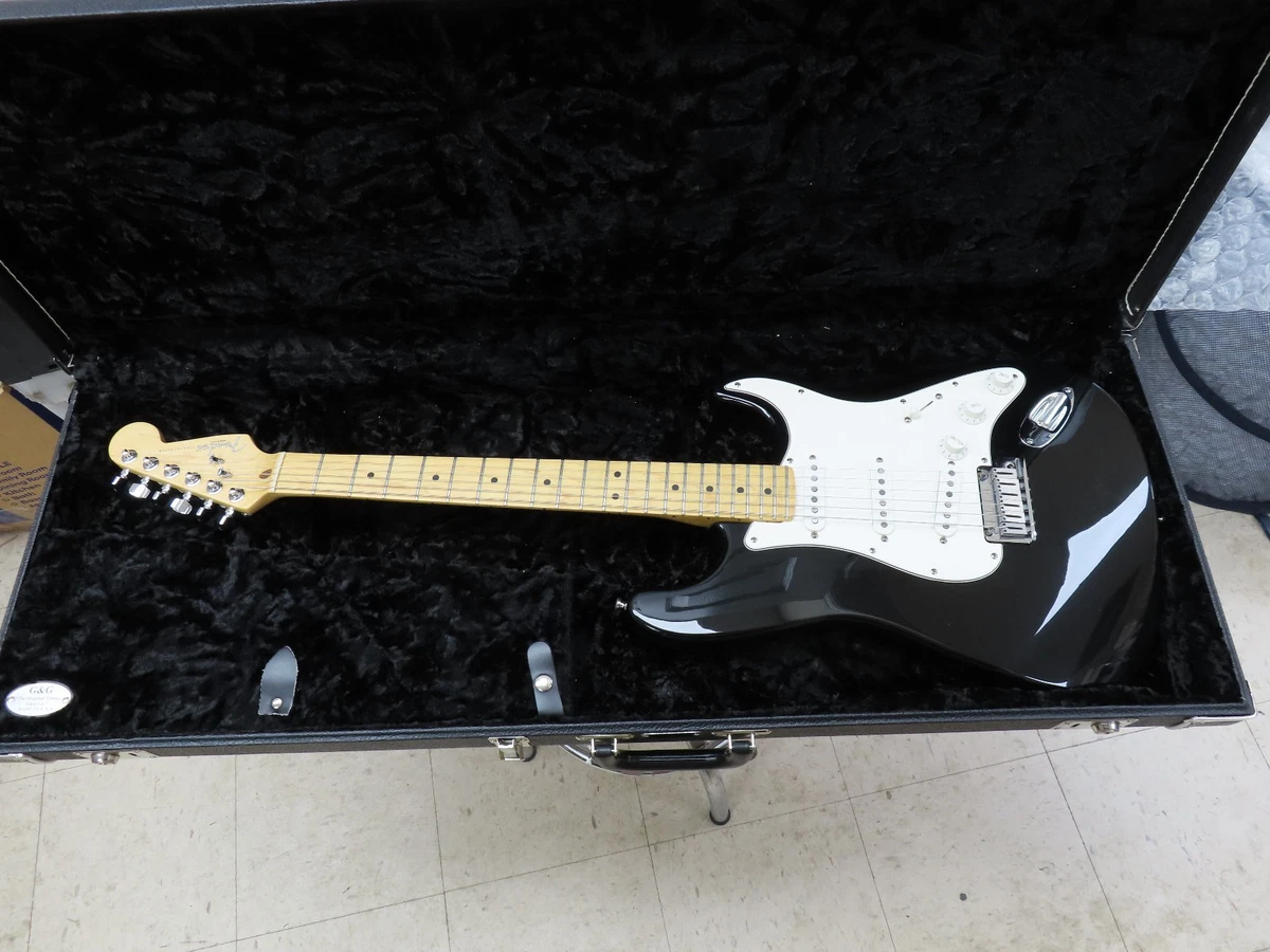 T*︎様 Fender USA American standard 2010 Fender - American Standard Strat 2010 Used Electric Guitar | Mass