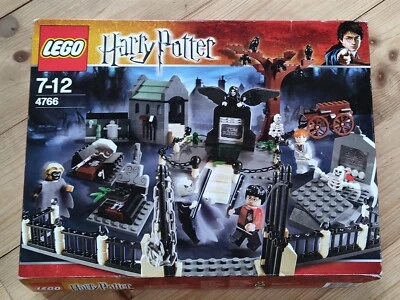 LEGO Harry Potter: Graveyard Duel (4766) - Image 1 of 3