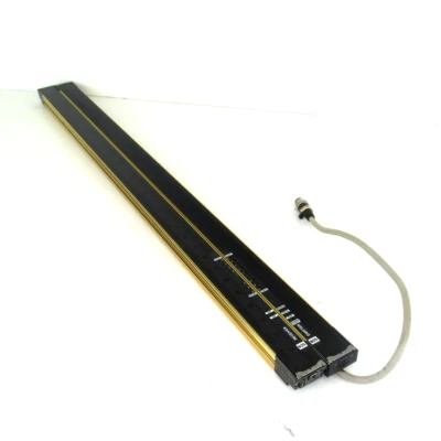 Omron F3SJ-A0700P25 Safety Light Curtain Emitter and Receiver 700mm - Image 1 of 4