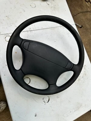 96-98 GEO TRACKER STEERING WHEEL (READ) - Image 1 of 4