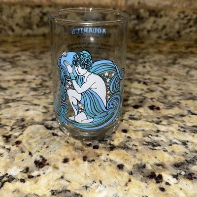 Vidrio astrológico Arby's Zodiac 1976 vintage Acuario KMA Beverly Foto 1 de 2