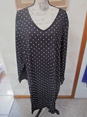 CROFT &BARROW-BLACK/WHITE-POLKA DOT-V-NECK-LONG SLEEVE NIGHTGOWN-SIZE-L-NWT-$28 - Image 1 of 3