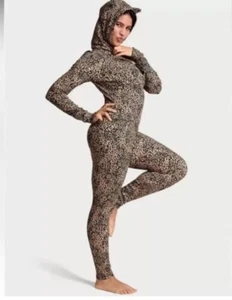 Victoria's Secret Pink Thermal Hooded Sleep One piece Pajama Medium NWT - Picture 1 of 4
