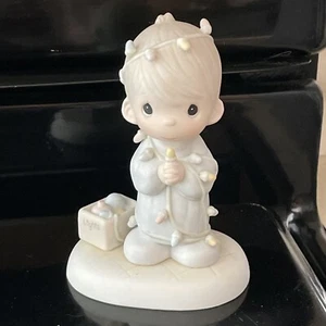 Precious Moments MAY YOUR CHRISTMAS BE DELIGHTFUL Figurine #15482 Boy Lights. - Picture 1 of 10