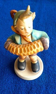 Vintage Hummel "Accordion Boy" 5.25" West Germany Goebel Figurine No. 185 - Bild 1 von 6