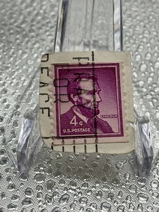 abraham lincoln 4 cent stamp purple Very rare Item In High Demand By Collectors - Picture 1 of 2
