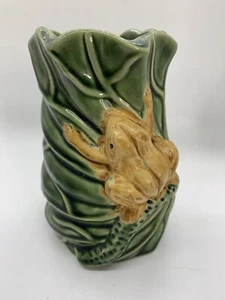 Vaso vintage rana su foglia verde alto 5-1/2" - Foto 1 di 7
