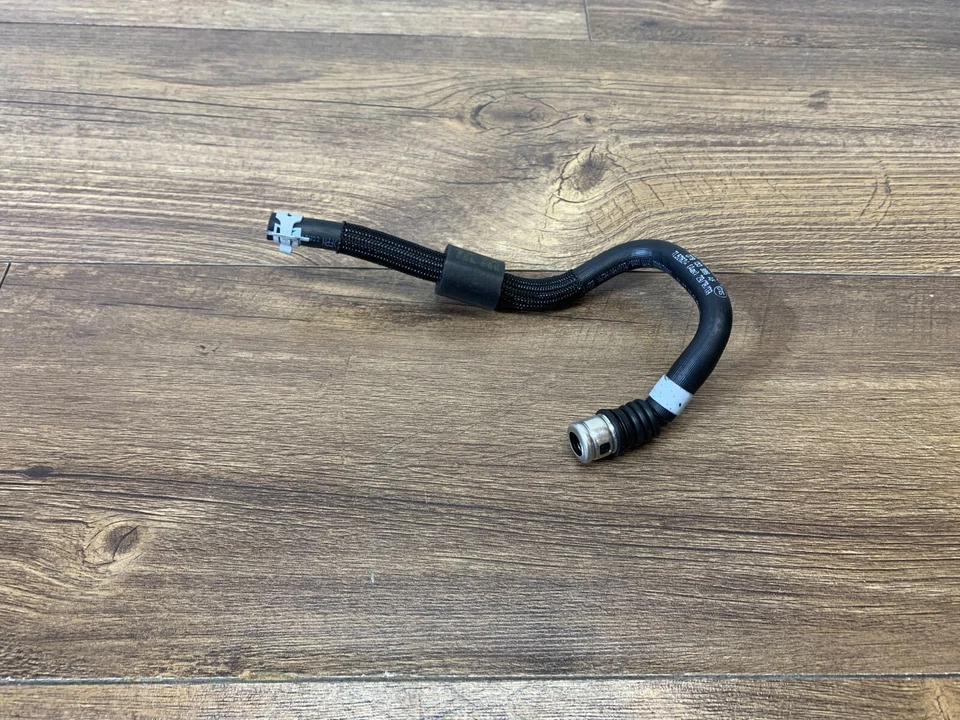 Manguera de línea de fusibles Audi S8 A8 2013-2017 4,0 L V8 079-133-986-AF OEM NUEVO Foto 1 de 4