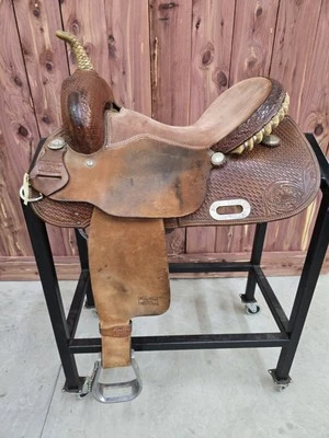 15.5" Robert Teskey Saddlery Roughout Lightweight Barrel Saddle - Image 1 of 4
