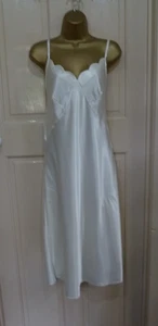 VINTAGE STYLE M&S CREAM SLITHERY LIQUID SATIN MIDI NIGHTDRESS/FULL SLIP SZ 16 - Picture 1 of 7